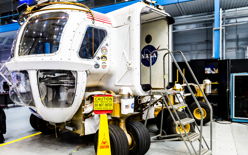 Illustration for article titled NASA's Building 9 Is The Giant Space Toy Box Of Your Dreams